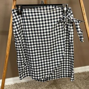 Loft skirt. Size 2. New without tag.